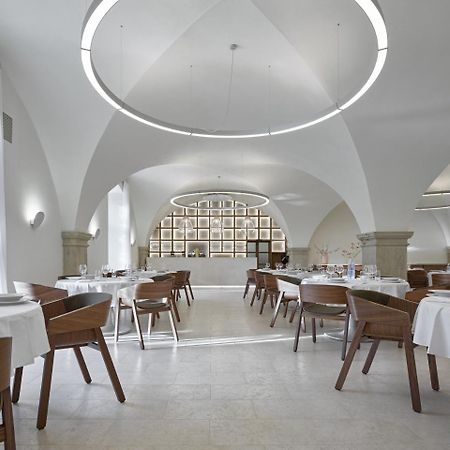 Lotrinsky Hotel Velke Pavlovice Bagian luar foto