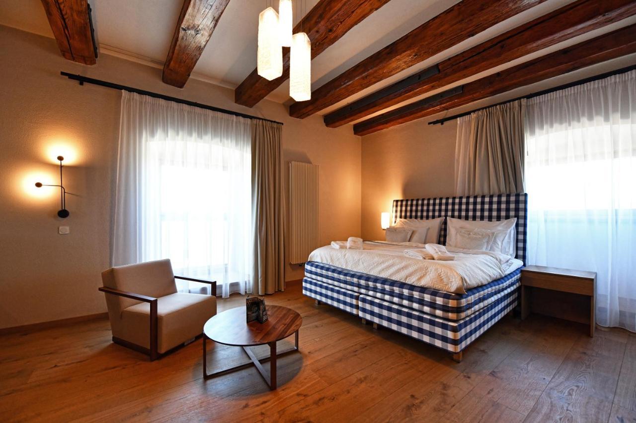 Lotrinsky Hotel Velke Pavlovice Bagian luar foto